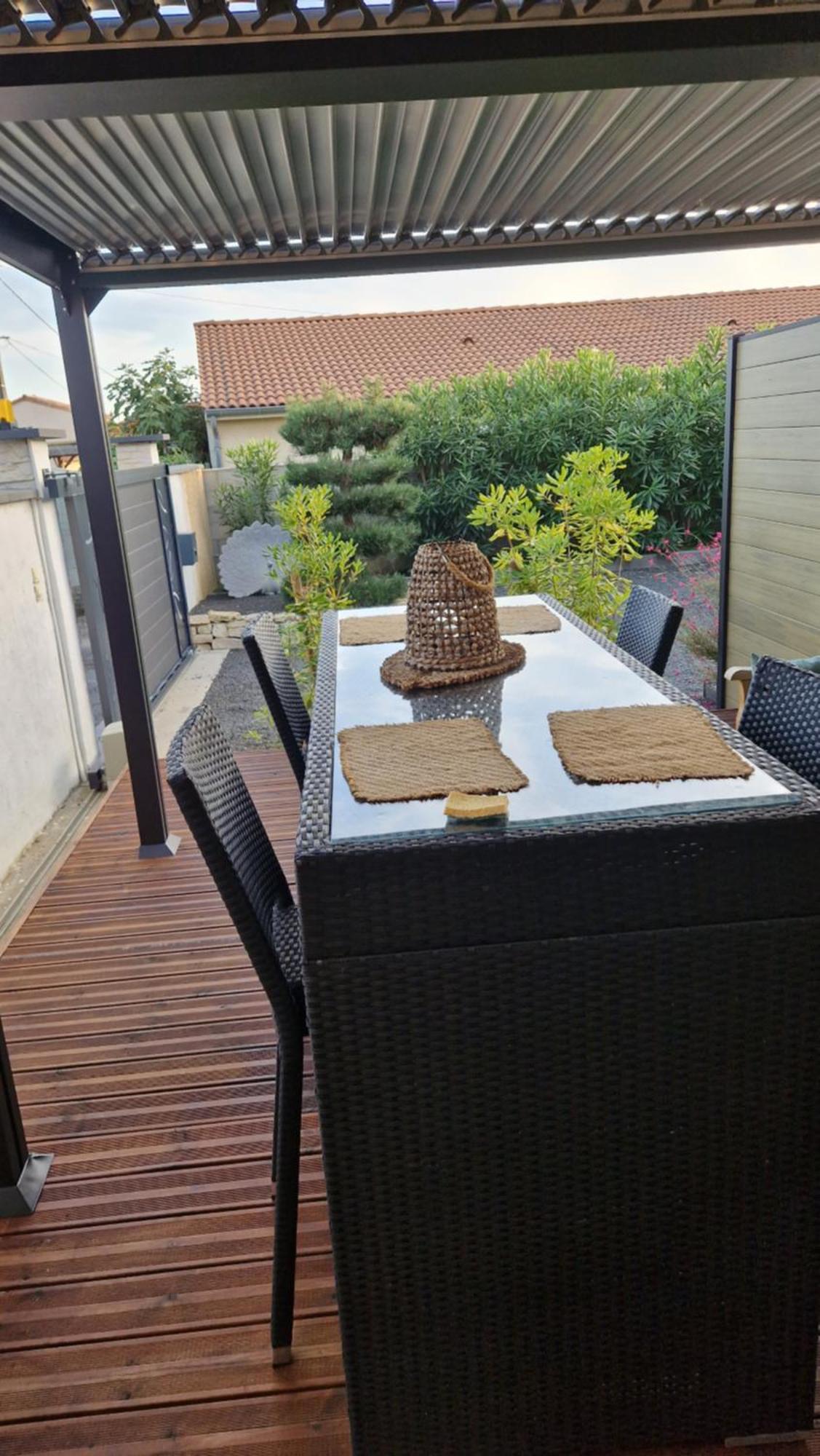 Appartement Pour 4 Avec Terrasse Chanos-Curson Dış mekan fotoğraf